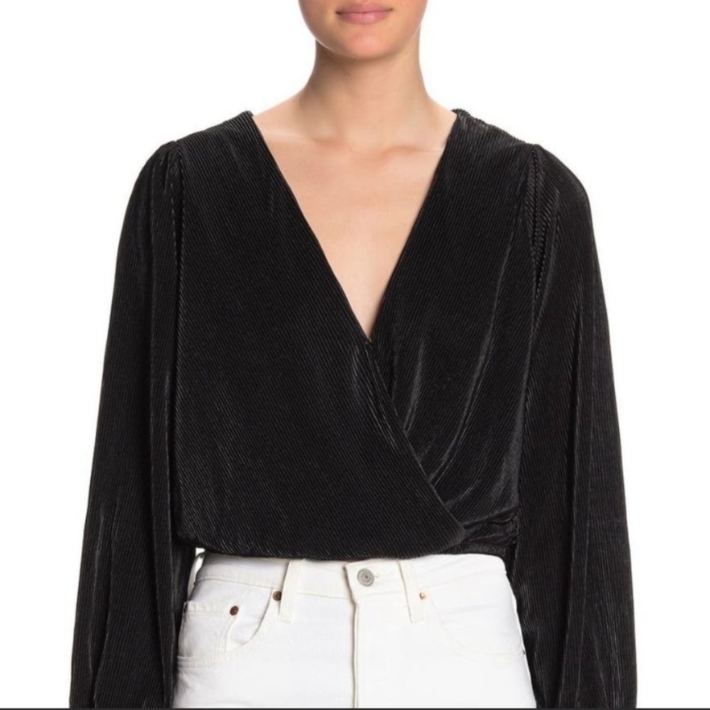 NWT ASTR the Label - Long Sleeve Surplice Wrap Top - Picture 1 of 4